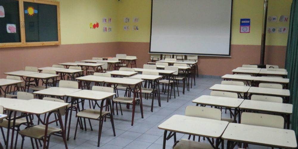 103 salas de clases básica
